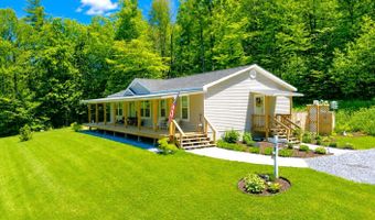 38 Oak Ridge Ln, Bennington, VT 05201