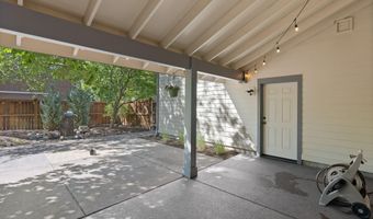 20421 Aberdeen Dr, Bend, OR 97702