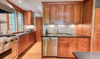 80 W Main St, Chester, CT 06412
