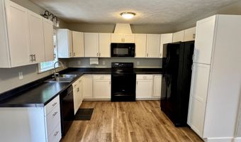 44 Sara Cir, Ash Flat, AR 72513