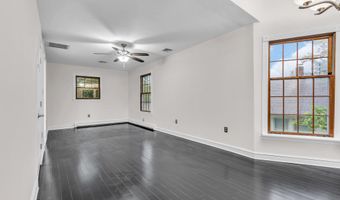 19 Center St, Barnegat, NJ 08005