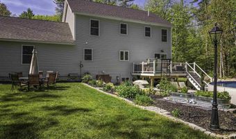 16 Stagecoach Rd, Barrington, NH 03825
