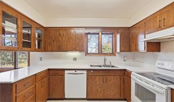 1823 Gramsie Rd, Arden Hills, MN 55112