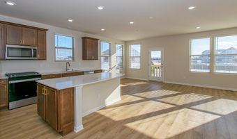 723 W Spaniel Dr, Ann Arbor, MI 48108