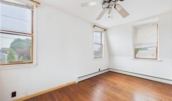 61 Blanding Ave, Barrington, RI 02806