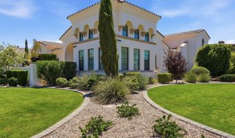 525 W HARMONY Pl, Chandler, AZ 85248