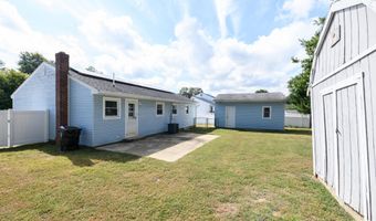 422 Maple Dr, Belford, NJ 07718