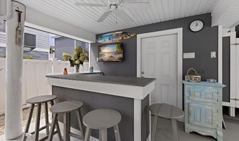 222 7TH St, Beach Haven, NJ 08008