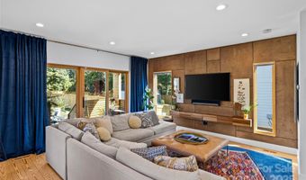 2553 Elkwood Cir, Charlotte, NC 28205