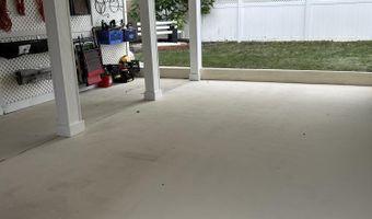 19 Elm St, Beachwood, NJ 08722