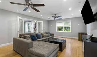11 Wendover Way, Bedford, NH 03110