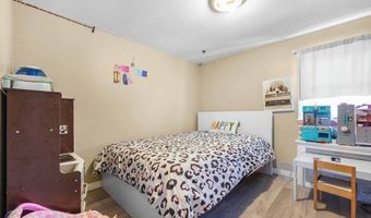 23 Bardsley St, Acushnet, MA 02743