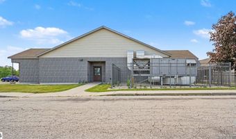 842 W Warwick Dr, Alma, MI 48801