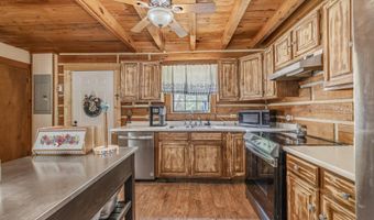 180 Lynn Ln, Big Sandy, TN 38221