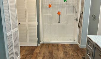 21179 STANDRIDGE E, Atoka, OK 72525