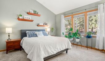 335 NW 17th St, Bend, OR 97701