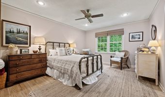 82 Beverly Dr, Avon, CT 06001