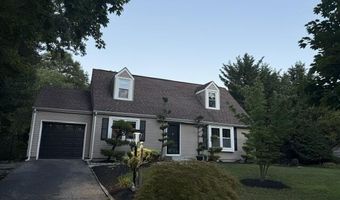 28 Westwood Dr, Bayville, NJ 08721