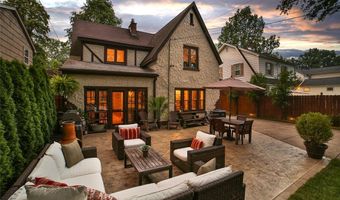 165 Lamarck Dr, Amherst, NY 14226