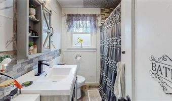 6615 Waterloo Rd, Atwater, OH 44201