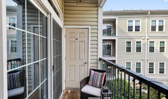 2465 ARMY NAVY Dr 1-202, Arlington, VA 22206