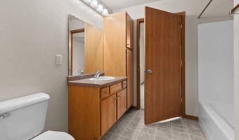 3325 N CASALOMA Dr 39, Appleton, WI 54913