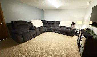 1222 Apollo Ave, Aberdeen, SD 57401