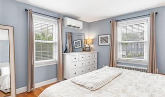 25 Marshall Way, East Providence, RI 02916