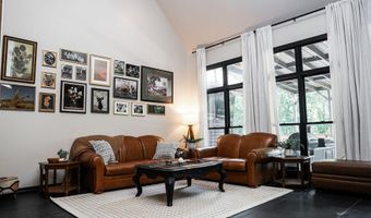 3330 Edgewood Ave, Baxter Springs, KS 66713