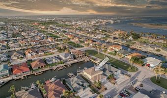 102 Angelfish Ct, Aransas Pass, TX 78336