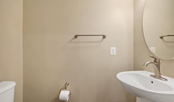 2111 RICHMOND Hwy 101, Alexandria, VA 22301