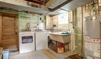1114 N HARRISON St, Arlington, VA 22205