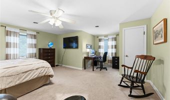 70 S Meadowcroft Dr, Akron, OH 44313
