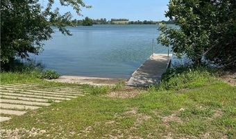 640 W Lake St W, Avoca, MN 56114
