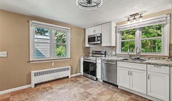 15 Highland Rd, Glocester, RI 02814