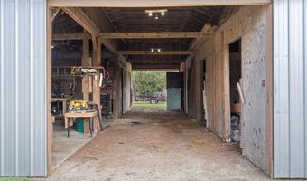 24352 State Hwy Ee, Aurora, MO 65605