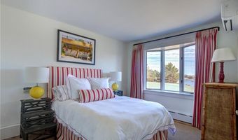 6 Price's Cove Ave, Newport, RI 02840