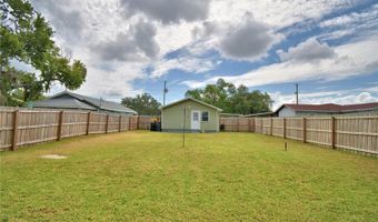 208 FLORIDA Dr, Auburndale, FL 33823
