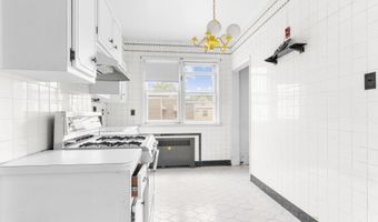 42 E 40th St, Bayonne, NJ 07002