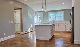 45 Trout Dr, Middletown, RI 02842