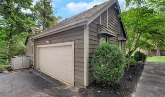 436 Shadowridge Ct, Ballwin, MO 63011