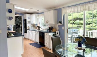 290 Cooper Ln, East Greenwich, RI 02818
