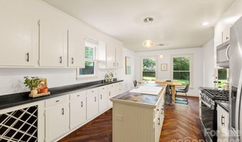 2220 Arnold Dr, Charlotte, NC 28205