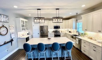 805 Spyglass Hill Dr, Bedford, IN 47421
