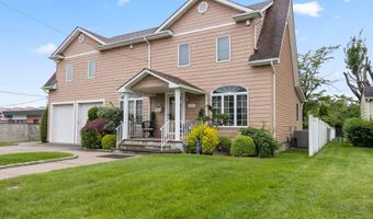 13 Evans Ave, Albertson, NY 11507