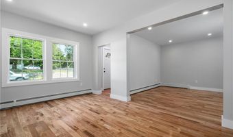 1008 Toll Gate Rd, Warwick, RI 02886