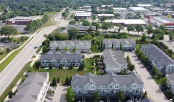 3227 N Heritage Ln, Arlington Heights, IL 60004