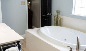 6816 Natchez St, Biloxi, MS 39532