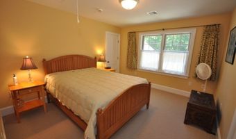 118 Woodlands Rd, Alton, NH 03810