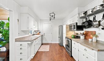 301 Walnut Ln, Apple Valley, MN 55124
